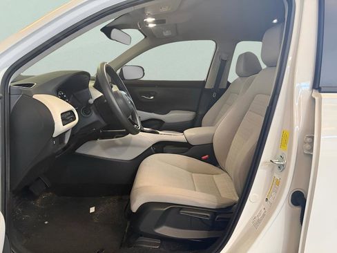 Certified 2024 Honda HR-V LX image 9