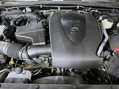 Certified 2020 Toyota Tacoma SR image 33