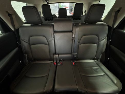 Used 2022 Nissan Pathfinder SL AWD/4WD image 28
