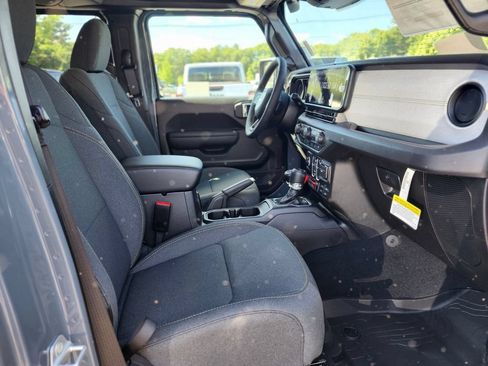 New 2026 Jeep Gladiator Sport AWD/4WD image 11