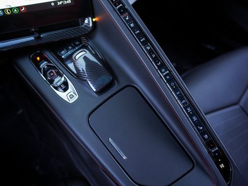 Used 2020 Chevrolet Corvette Stingray w/ 3LT Preferred Equipment Group image 33