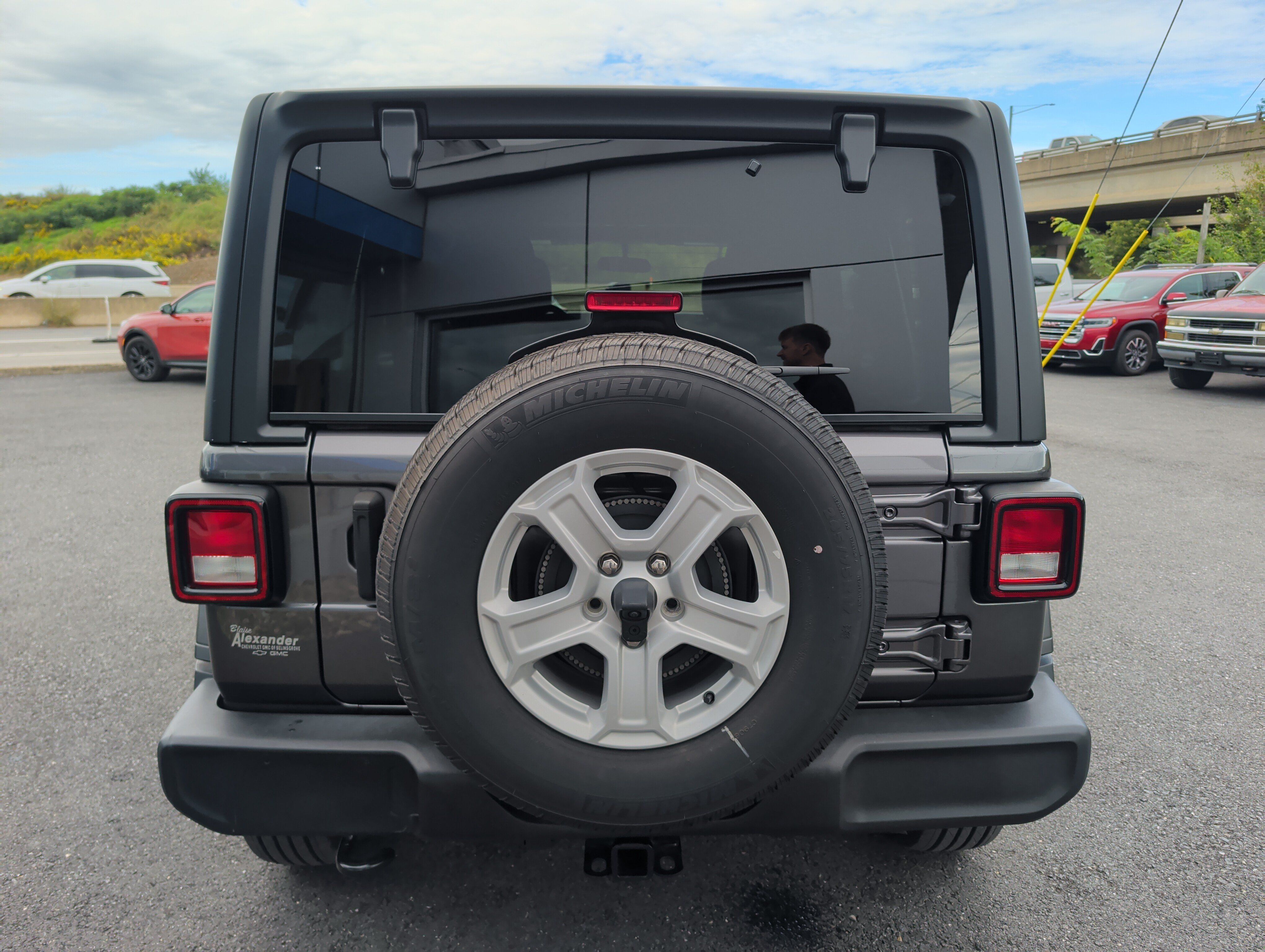 Used 2022 Jeep Wrangler Unlimited Sport AWD/4WD image 4