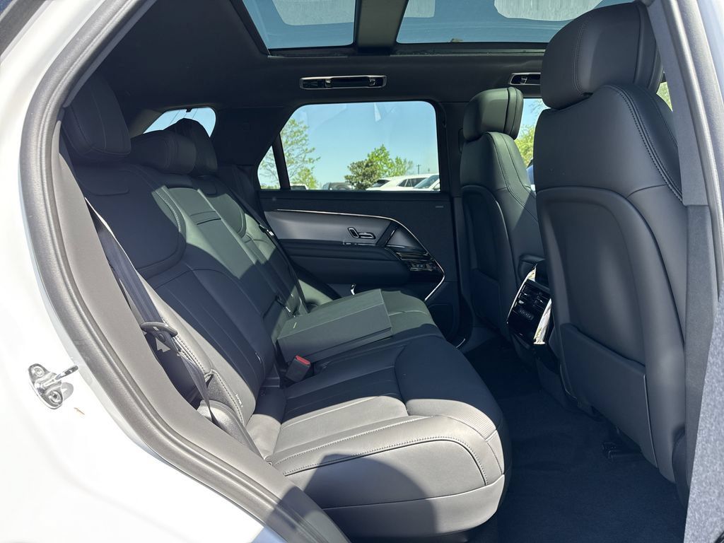 New 2025 Land Rover Range Rover Sport Dynamic SE AWD/4WD image 15
