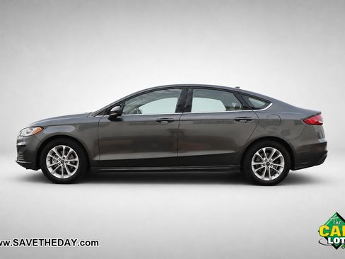 Used 2020 Ford Fusion SE FWD image 5