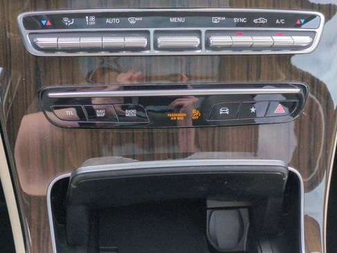 Used 2022 Mercedes-Benz GLC 300 image 25