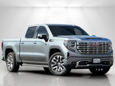 Used 2023 GMC Sierra 1500 Denali w/ Denali Reserve Package AWD/4WD image 1