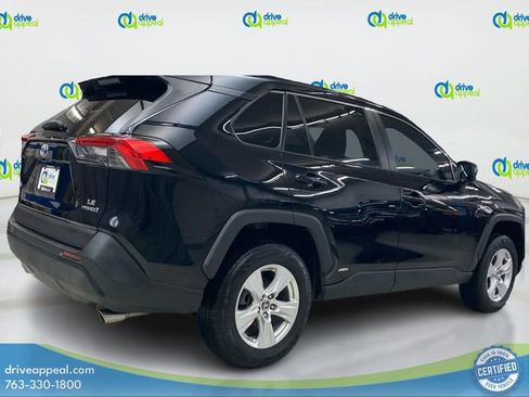 Used 2021 Toyota RAV4 LE image 5