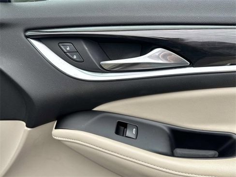 Used 2020 Buick Enclave Essence w/ Sound and Sites Package image 20