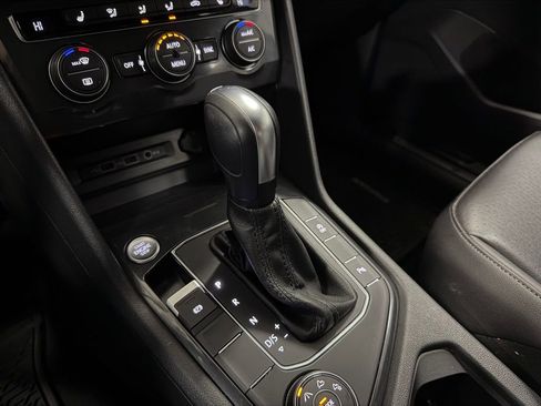 Used 2020 Volkswagen Tiguan SE R-Line image 19