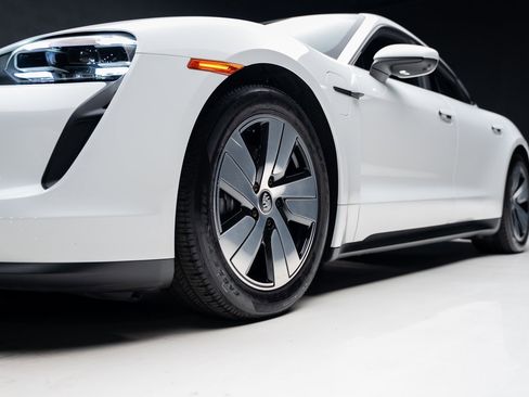 Used 2023 Porsche Taycan w/ Premium Package image 70