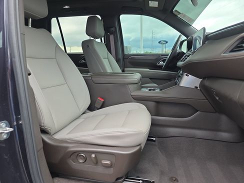 Used 2024 Chevrolet Tahoe LT w/ LT Signature Package AWD/4WD image 16