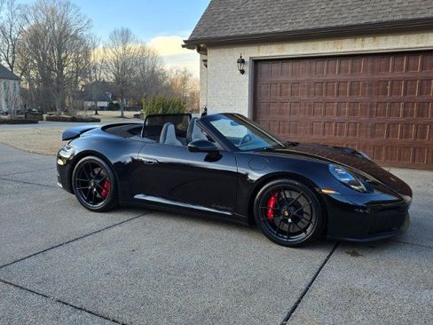 Used 2026 Porsche 911 Carrera 4 GTS AWD/4WD image 15