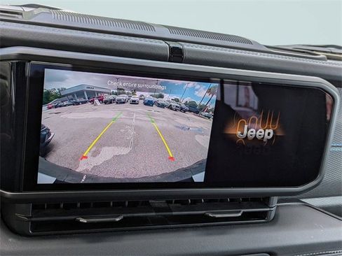 Used 2024 Jeep Wrangler Unlimited Rubicon 4xe image 26