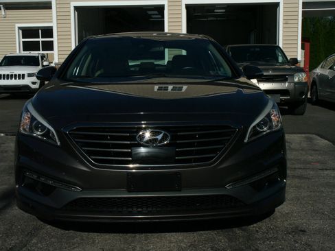 Used 2016 Hyundai Sonata Limited w/ Option Group 05 FWD image 23