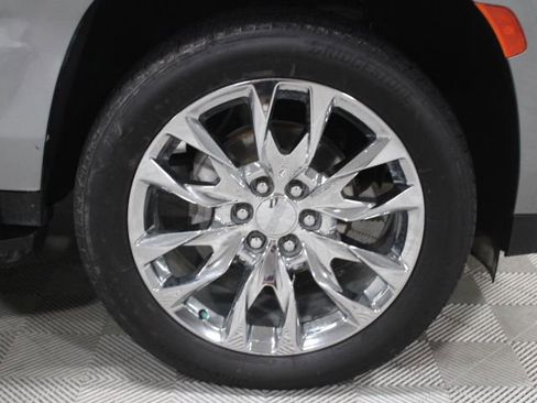 Used 2024 GMC Yukon XL Denali AWD/4WD image 46