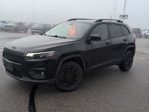 Used 2019 Jeep Cherokee Latitude Plus w/ Cold Weather Group image 10