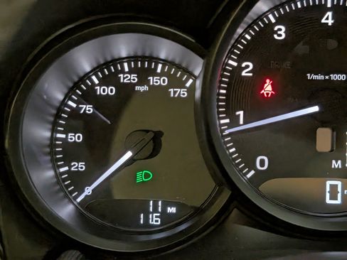 New 2026 Porsche Macan image 29