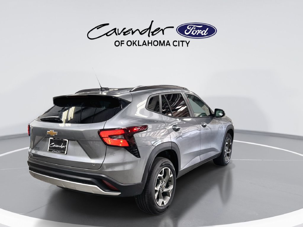 Used 2026 Chevrolet Trax LT FWD image 8
