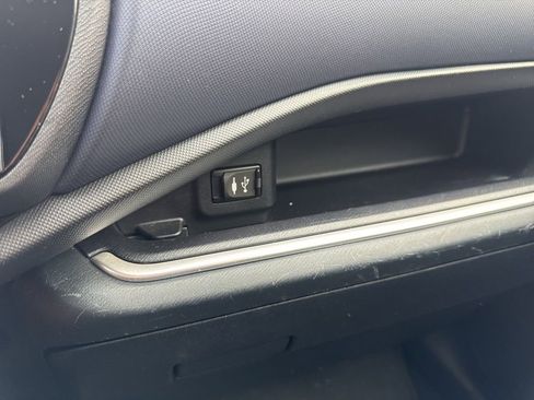 Used 2016 Toyota Prius C Four image 5