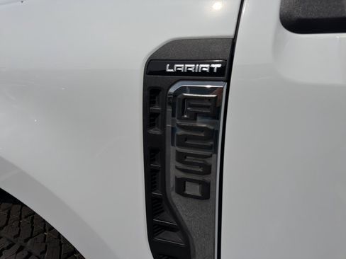 Used 2024 Ford F250 Lariat w/ Chrome Package AWD/4WD image 9