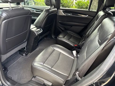 Used 2020 Cadillac XT6 Premium Luxury FWD image 9