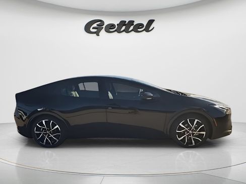 New 2026 Toyota Prius Plug-In Hybrid FWD image 5