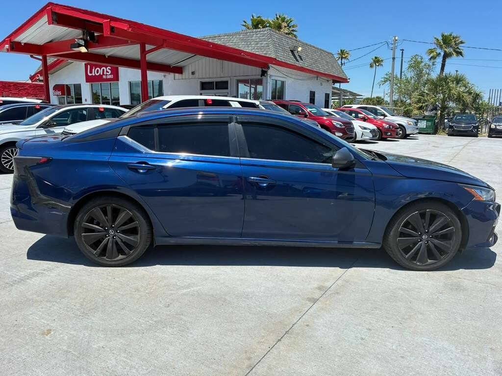 Used 2022 Nissan Altima 2.5 SR FWD image 7