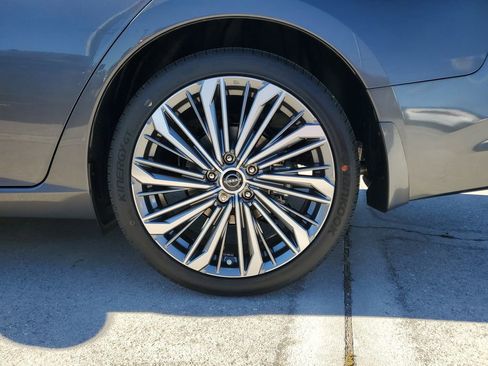 New 2025 Nissan Altima 2.5 SL FWD image 5