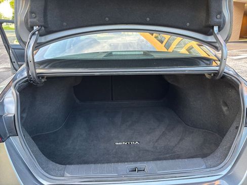 Used 2025 Nissan Sentra SV FWD image 25