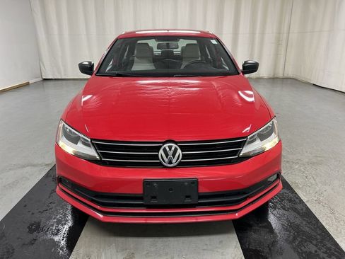 Used 2016 Volkswagen Jetta Sport FWD image 3