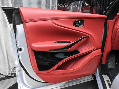 Used 2022 Aston Martin DBX AWD/4WD image 30