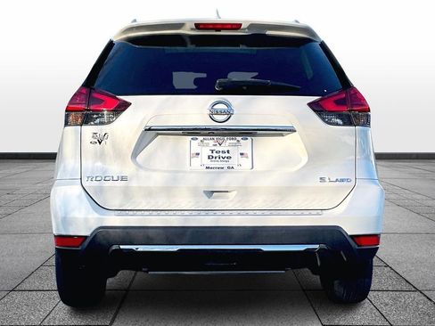 Used 2017 Nissan Rogue SL w/ SL Premium Package AWD/4WD image 4