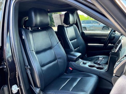 Used 2018 Jeep Grand Cherokee Limited AWD/4WD image 7