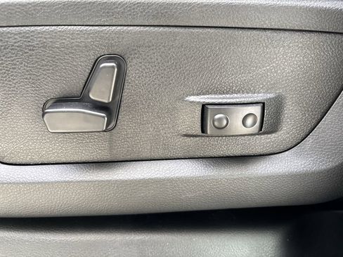 New 2026 RAM 3500 Big Horn AWD/4WD image 24