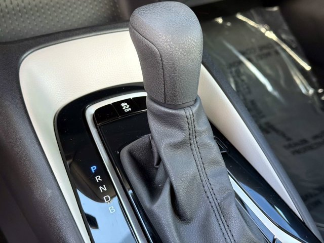 Used 2020 Toyota Corolla LE FWD image 19