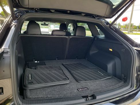 Used 2023 Volkswagen Atlas Cross Sport SE w/ Black Wheel Package FWD image 9