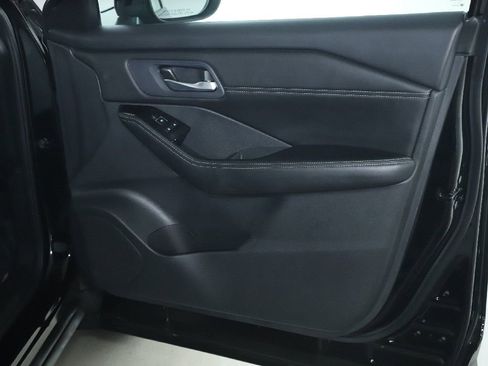 Certified 2024 Nissan Rogue SL image 34