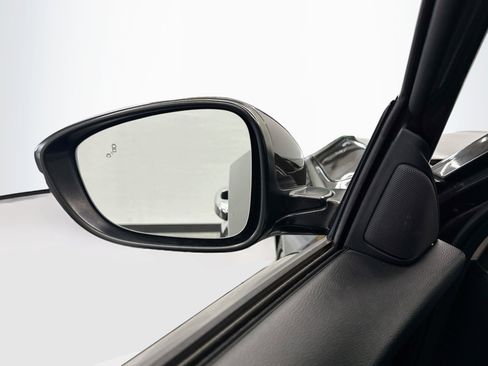 Used 2018 Honda Accord Touring image 16