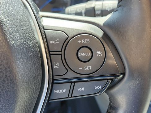 Used 2021 Toyota Venza Limited image 26