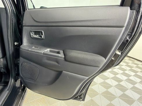 Used 2020 Mitsubishi Outlander Sport ES image 16