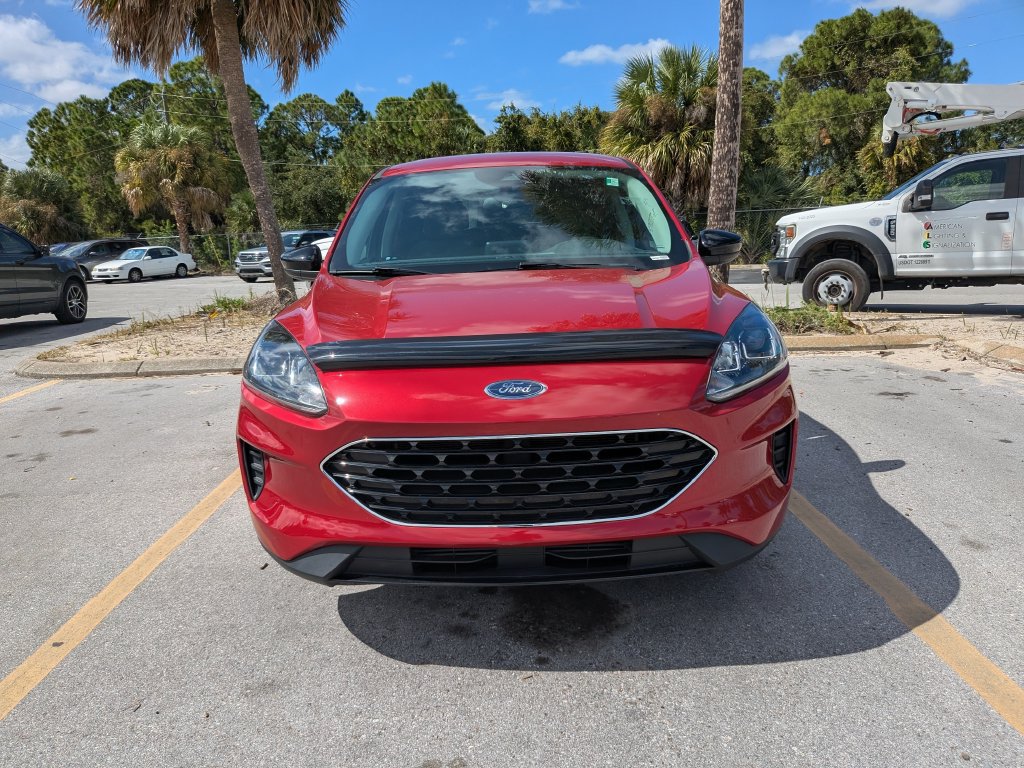 Certified 2022 Ford Escape SE w/ SE Sport Appearance Package FWD image 4