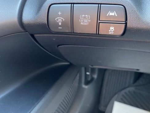 Certified 2023 Hyundai Elantra Blue image 18