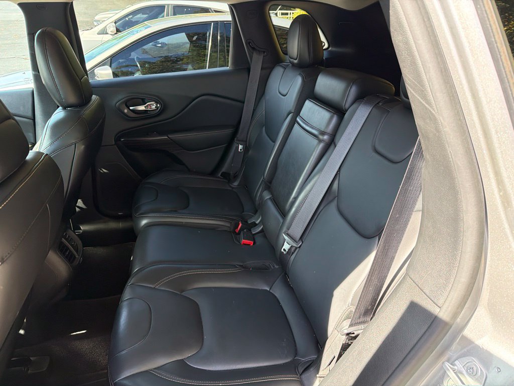 Certified 2017 Jeep Cherokee Limited AWD/4WD image 8