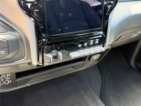 Used 2025 RAM 2500 Tradesman AWD/4WD image 23