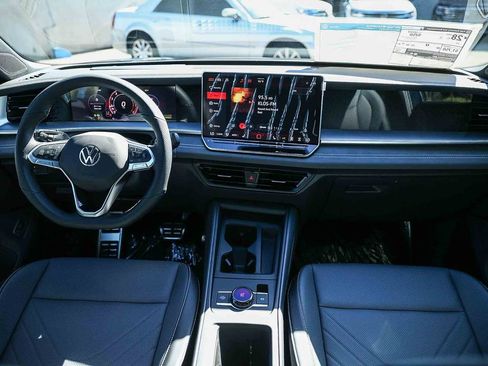 New 2026 Volkswagen Tiguan SE R-Line image 18