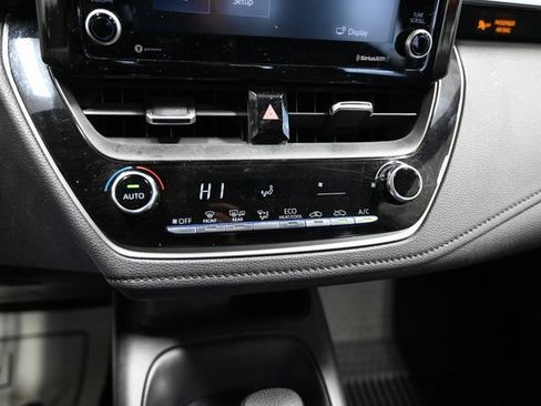 Used 2022 Toyota Corolla SE image 18