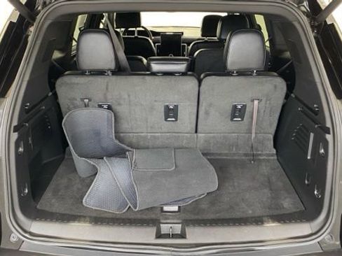 Used 2024 GMC Acadia Elevation image 4