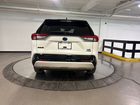 Used 2022 Toyota RAV4 XSE AWD/4WD image 7