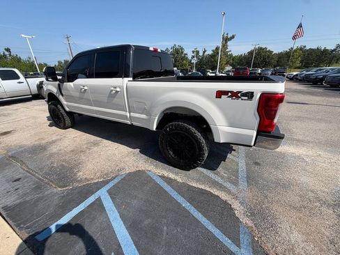 Used 2019 Ford F250 Lariat w/ Lariat Ultimate Package AWD/4WD image 5