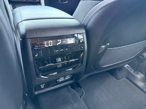 Used 2023 Jeep Grand Cherokee L Limited AWD/4WD image 13